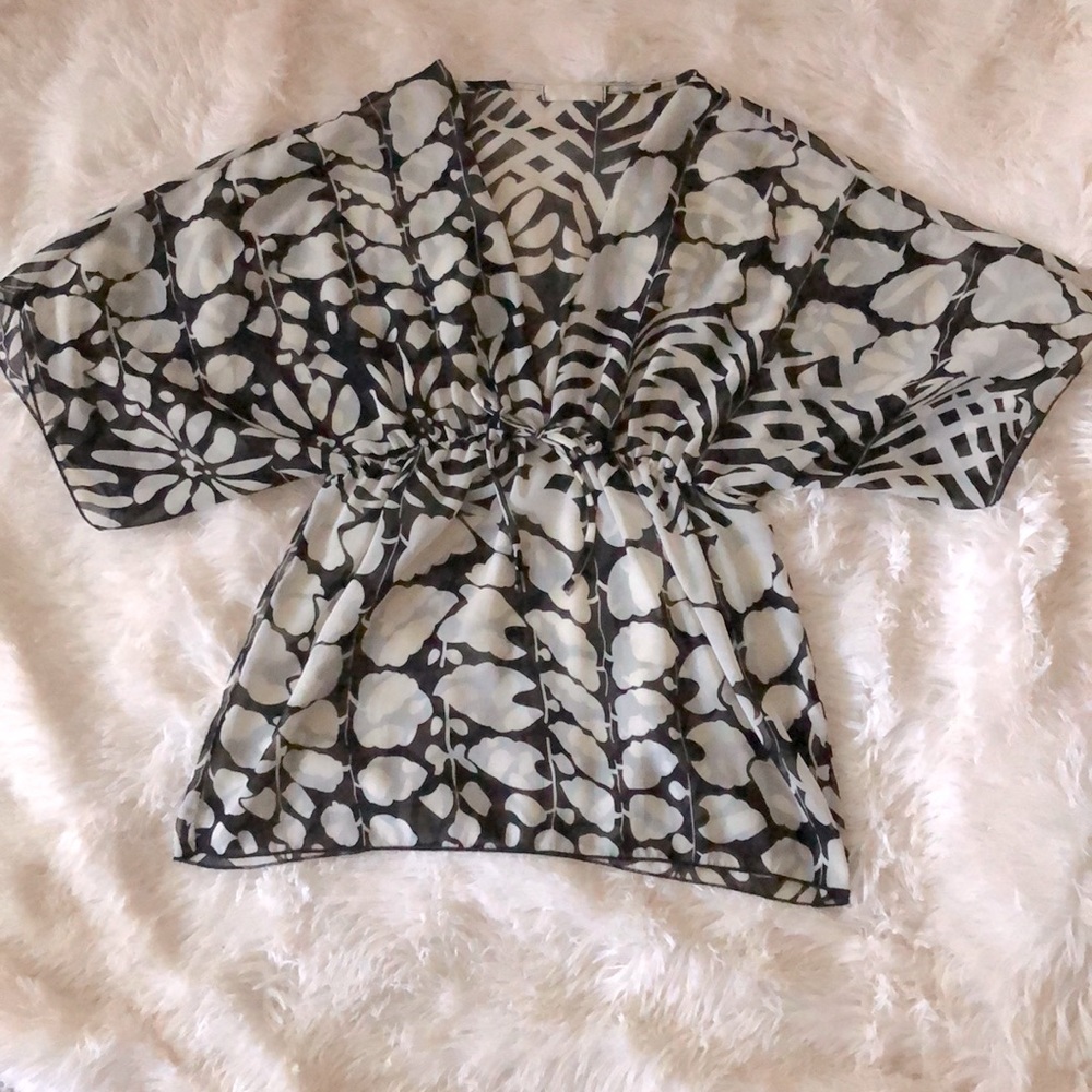 J U N O V-neck Sheer Floral Print Flowy Blouse with Gathered Waist - Size M